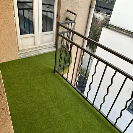 Couronnes - Cosy Studio Tout Equipe Et Privatif Paris Exterior photo